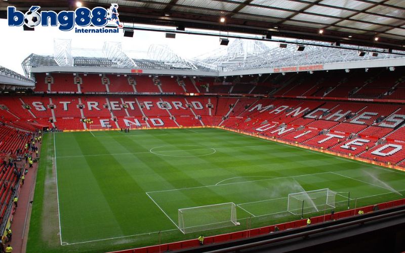 Quá trình xây dự sân vận động Old Trafford